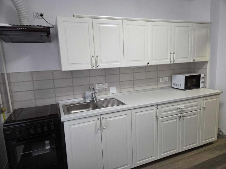 Apartament cu 3 camere decomandat, mobilat în Spitalul Județean