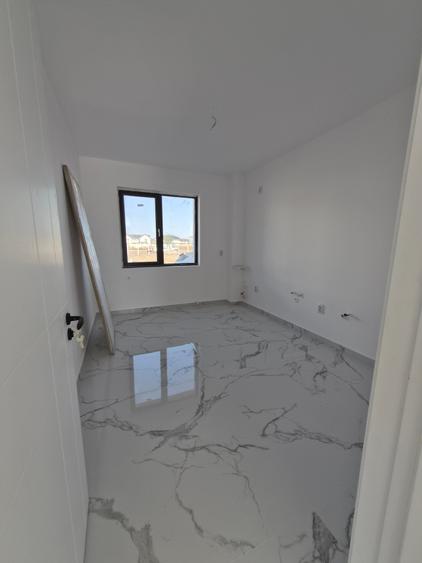 Duplex cu 4 camere cu Canalizare în Haliu