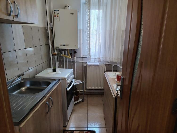 Garsonieră decomandată în Central