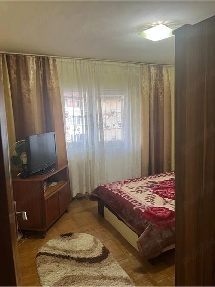 Apartament cu 3 camere decomandat în Calea Timișoarei