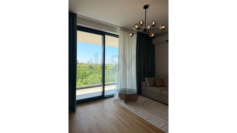 Apartament cu 3 camere decomandat, mobilat în Băneasa