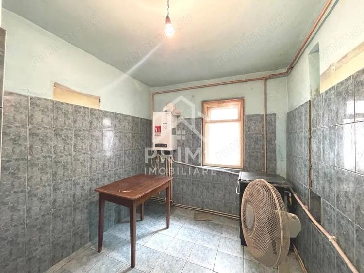 Apartament cu 3 camere decomandat în Cetate