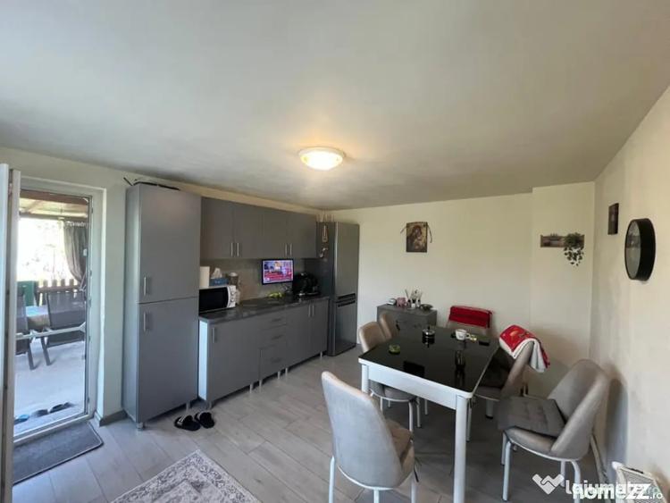 Casă cu 7 camere cu Teren 2354 Mp în Malu Mare
