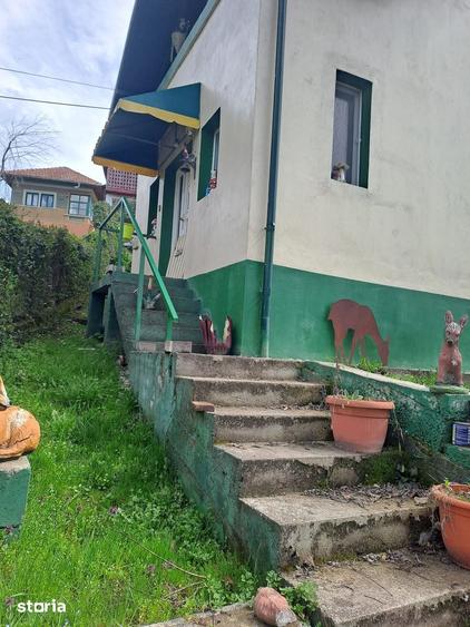 Casă cu 4 camere cu Teren 800 Mp în Stâlpeni