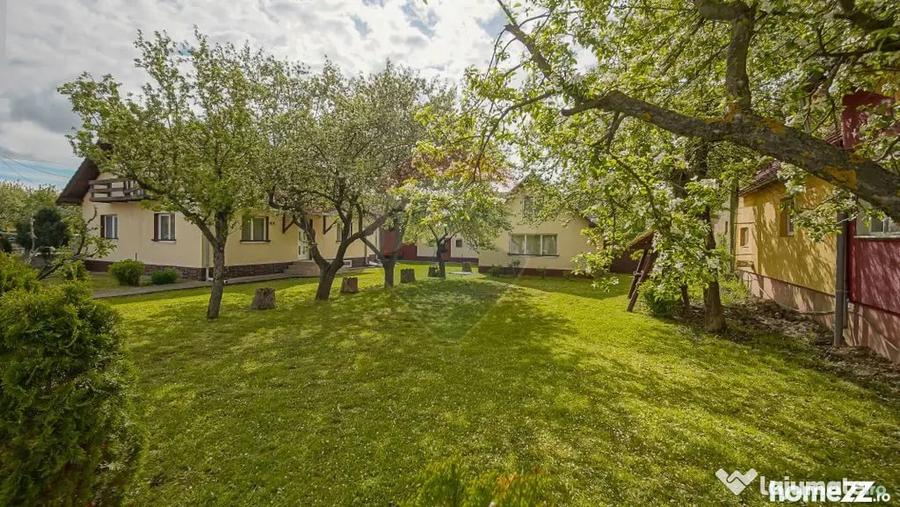 Casă cu 5 camere cu Teren 2633 Mp în Periferie