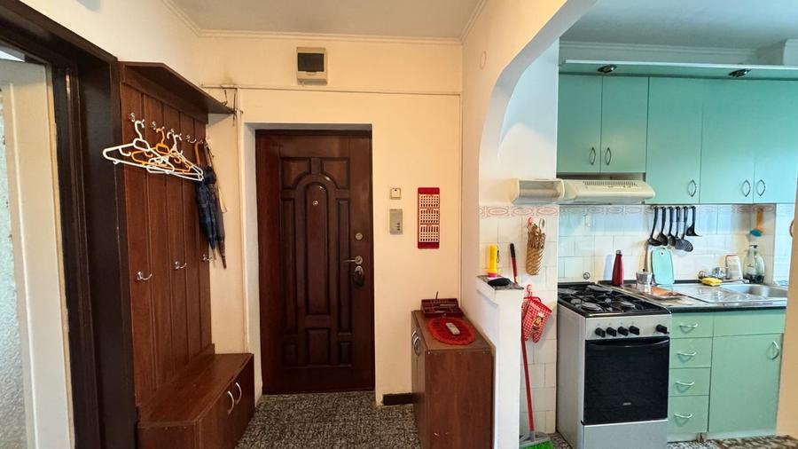 Apartament cu 3 camere decomandat în Dacia