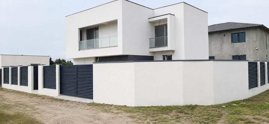 Casă cu 4 camere în Cumpăna