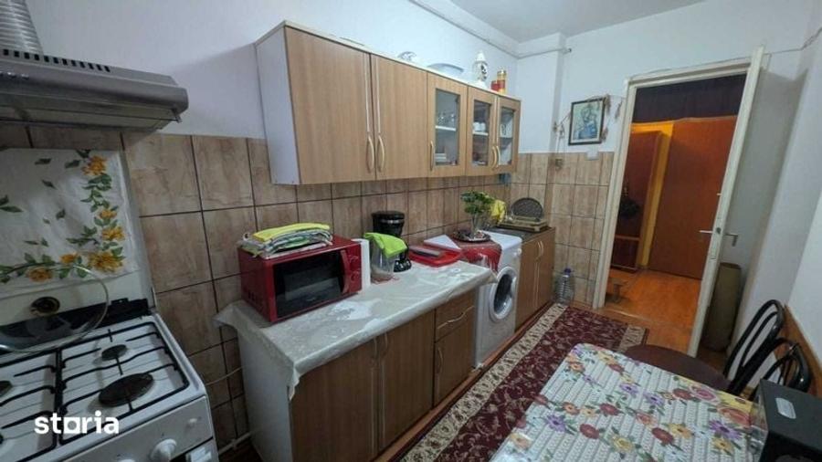 Apartament cu 2 camere decomandat în Petros