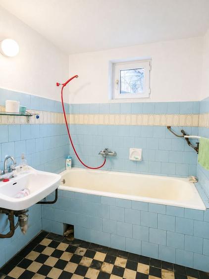 Casă individuală cu 3 camere cu Canalizare în Central