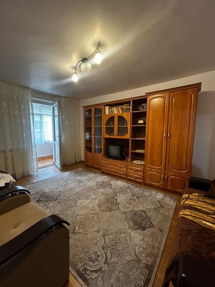 Apartament cu 2 camere, mobilat în 9 Mai