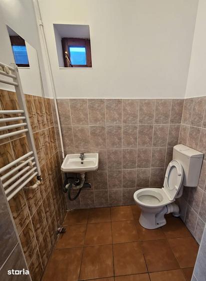 Casă cu 4 camere cu Teren 450 Mp în Podu Roș