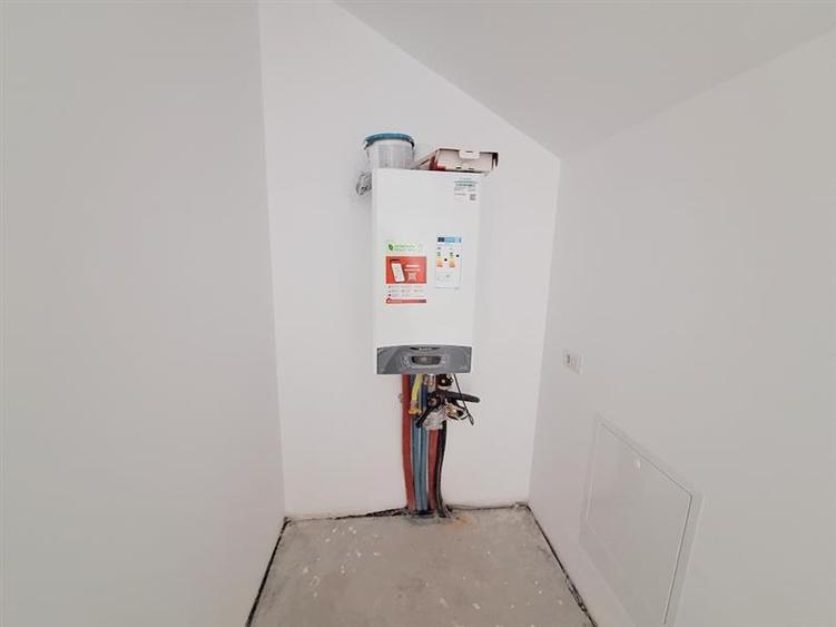 Casă individuală cu 5 camere cu Teren 413 Mp în 9 Mai