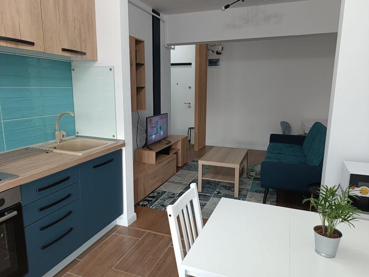 Apartament cu 2 camere semidecomandat în Metalurgiei