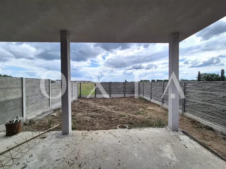 AX1046 Giroc, Zona Esso, 1/2 Duplex Cu 5 Camere - 11