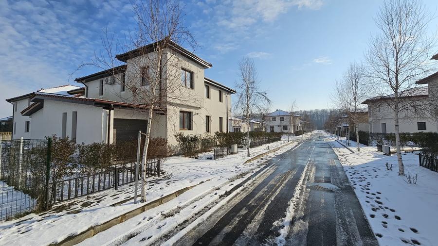 Casă individuală cu 4 camere cu Canalizare în Corbeanca