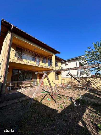 Casă cu 4 camere cu Teren 245 Mp în Domnești