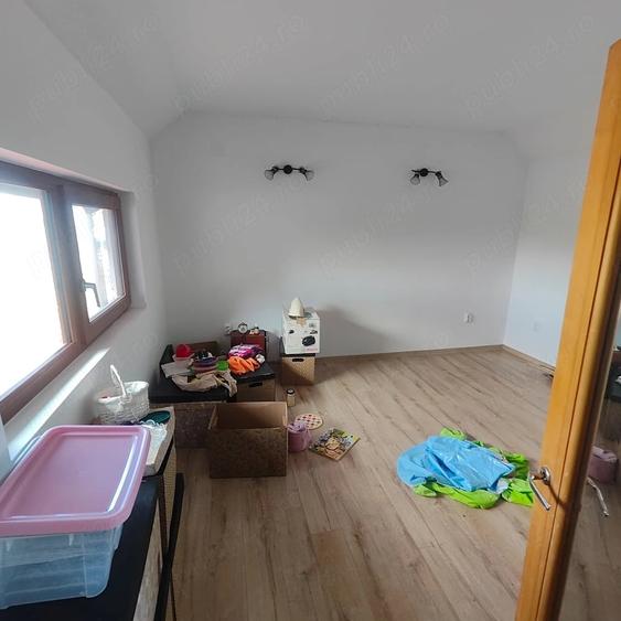 Casă cu 4 camere cu Teren 3000 Mp în Jiana