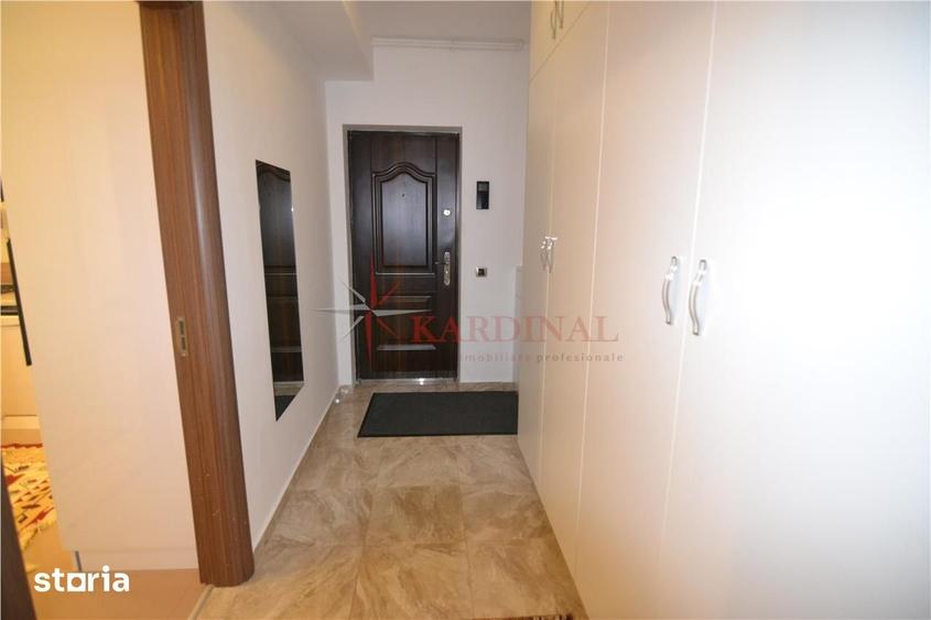 Apartament cu 3 camere decomandat, mobilat în Tractorul