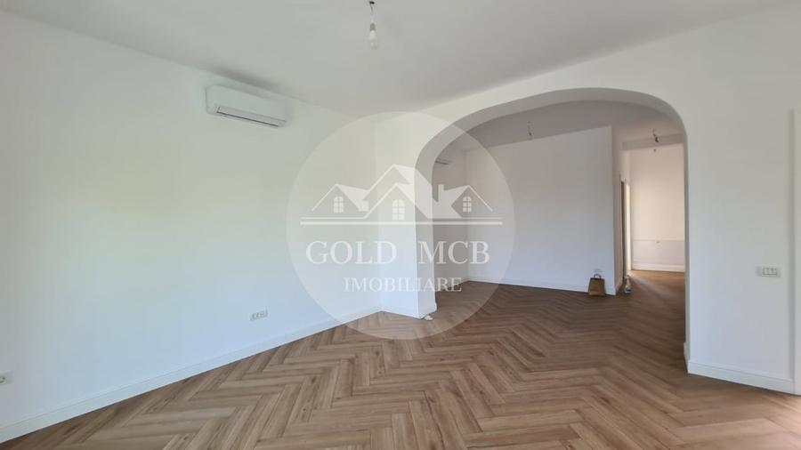 Apartament cu 3 camere decomandat în Dămăroaia