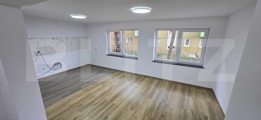 Apartament cu 4 camere decomandat, mobilat în George Enescu