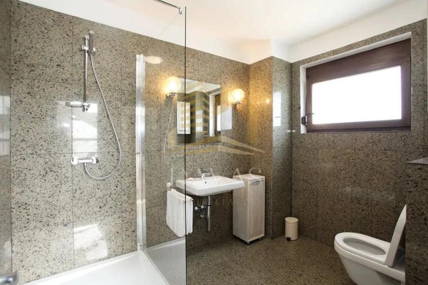 Casă individuală cu 5 camere cu Canalizare în Făget