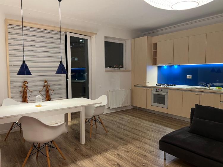 Apartament cu 3 camere decomandat în Floreasca
