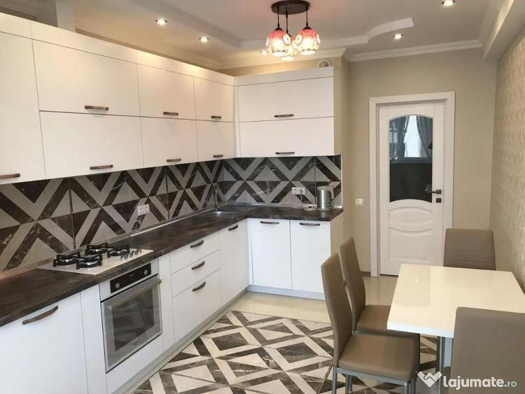 Apartament cu 2 camere decomandat în Tei