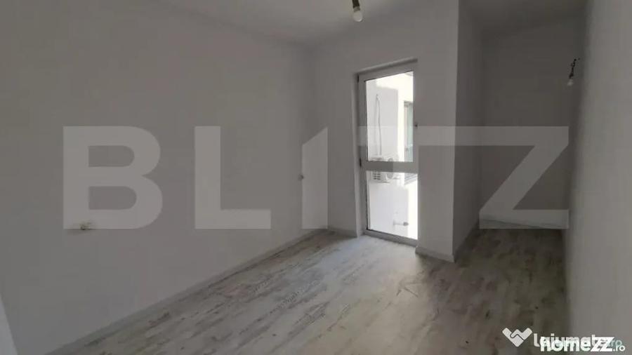 Apartament cu 3 camere semidecomandat în Dumbrăvița
