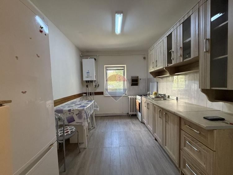 Apartament cu 2 camere semidecomandat, mobilat în Mănăștur