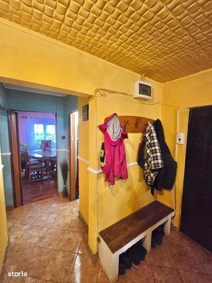 Apartament cu 3 camere decomandat în Micro 17