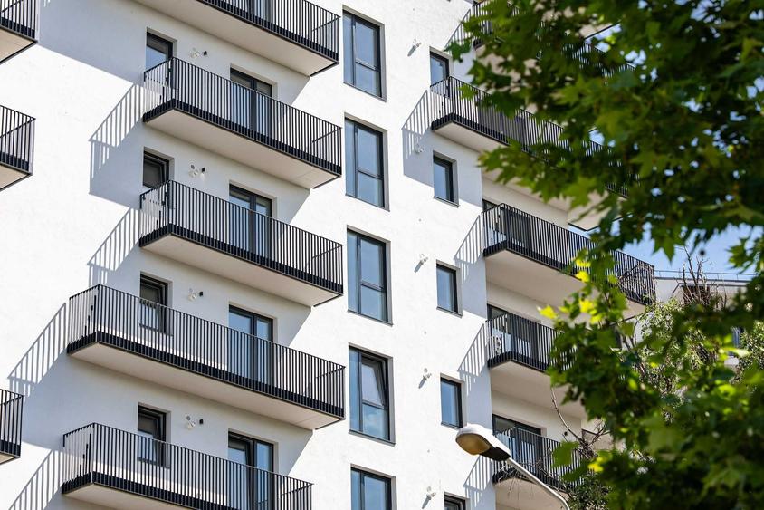 Apartament cu 3 camere decomandat în Costin Georgian