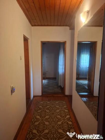 Casă cu 4 camere cu Teren 730 Mp în Izvoarele