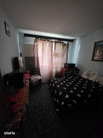 Apartament cu 3 camere decomandat în Ozana