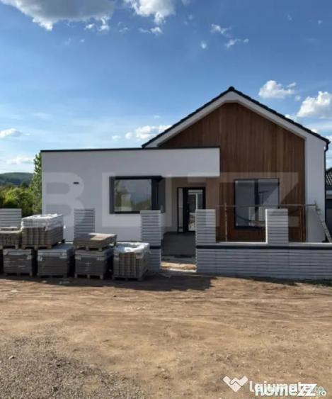 Casă cu 4 camere cu Teren 375 Mp în Cetate