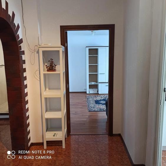 Apartament cu 3 camere decomandat, mobilat în Vitan