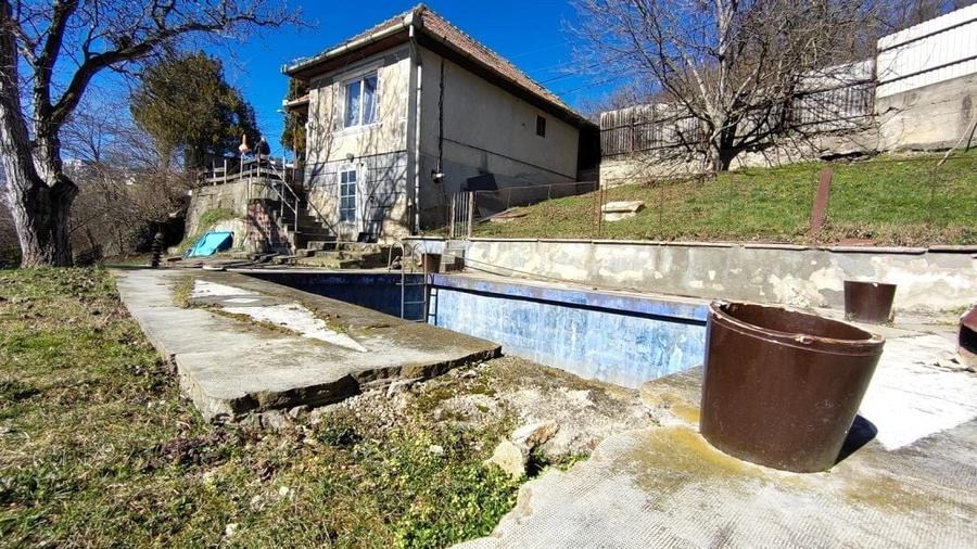 Casă individuală cu 2 camere cu Canalizare în Grigorescu