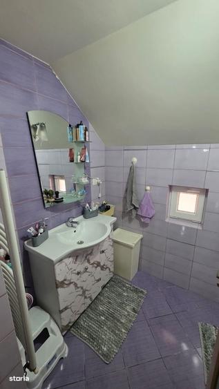 Casă cu 4 camere în Central
