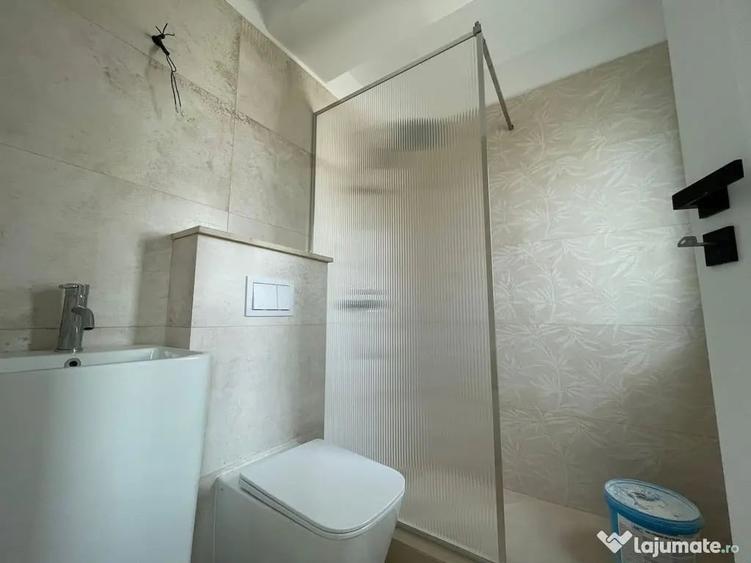 Casă cu 4 camere cu Teren 400 Mp în Central
