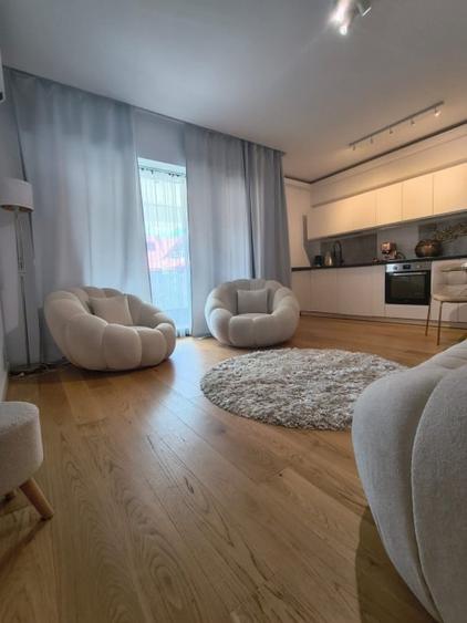 Apartament cu 2 camere decomandat, mobilat în Băneasa