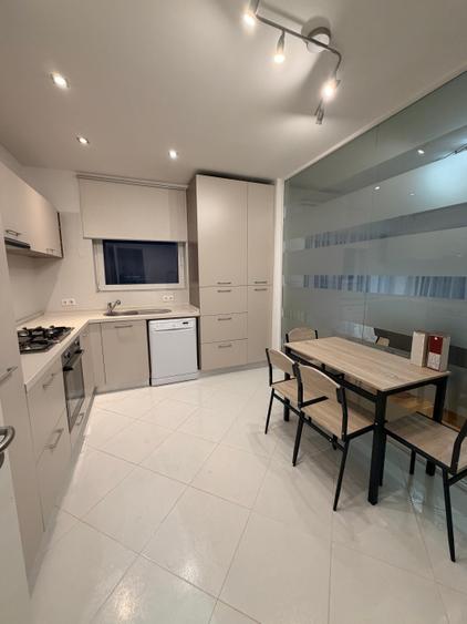 Apartament cu 4 camere decomandat în Nord