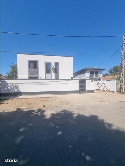 Casă cu 5 camere decomandat cu Teren 1562 Mp în Central