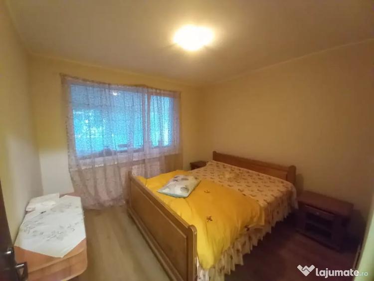 Apartament cu 3 camere decomandat în Săsar