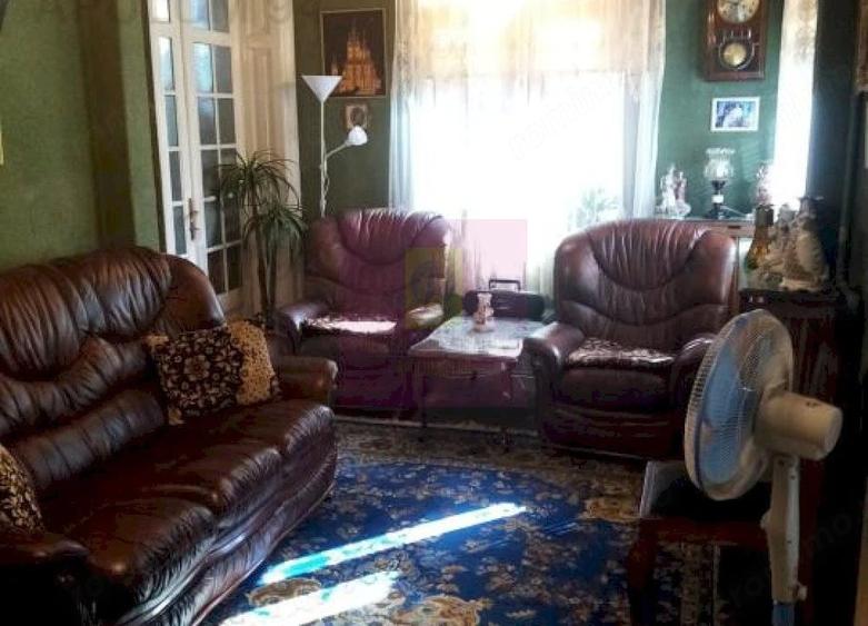 Apartament cu 6 camere decomandat în Plevnei