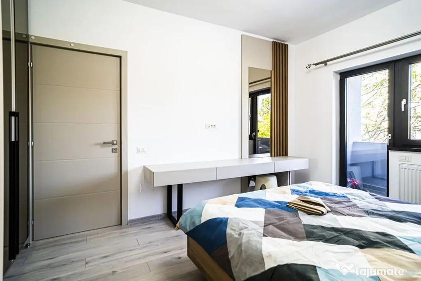 Apartament cu 2 camere decomandat în Păcii