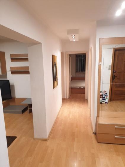 Apartament cu 4 camere decomandat în Exterior Vest