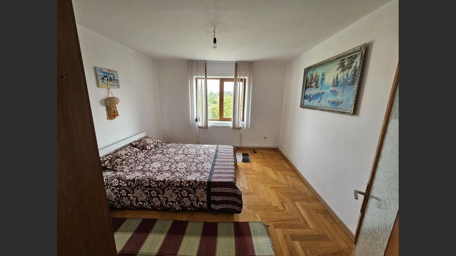 Casă cu 10 camere cu Canalizare în Cordun