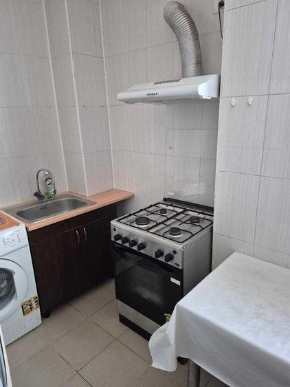 Garsonieră decomandată în Apusului