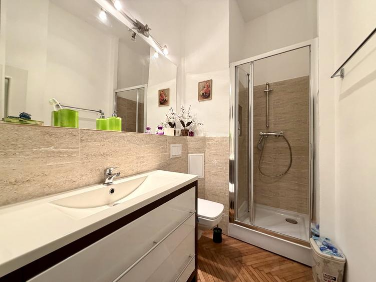 Apartament cu 4 camere semidecomandat, mobilat în Ultracentral