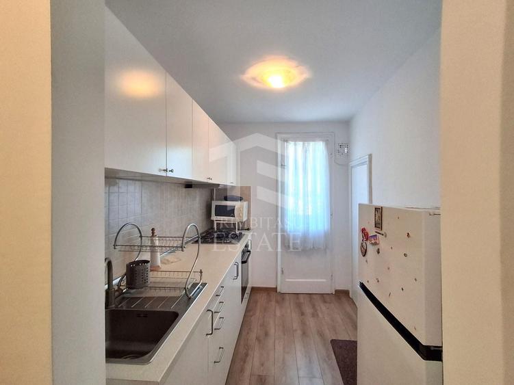 Apartament cu 3 camere semidecomandat, mobilat în Ștefan cel Mare