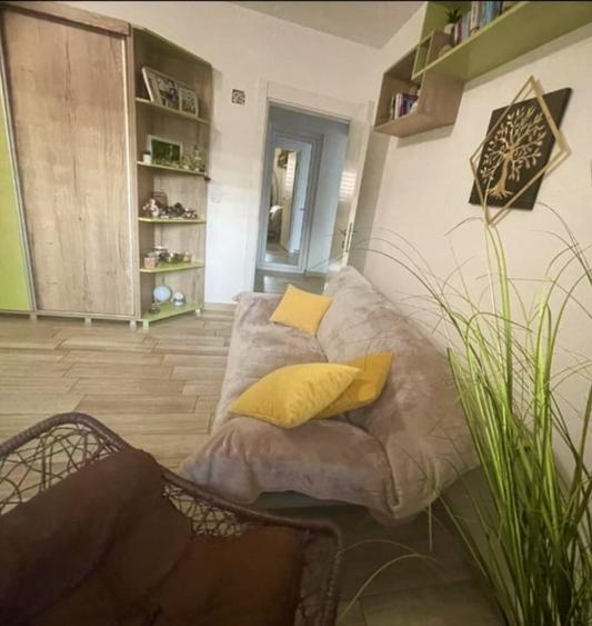 Apartament cu 3 camere decomandat, mobilat în Gării